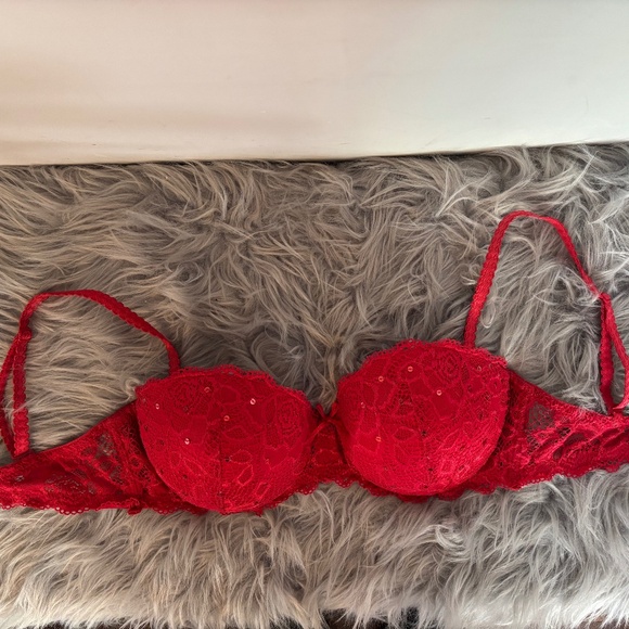 Sexy red lace push-up bra - Picture 1 of 3